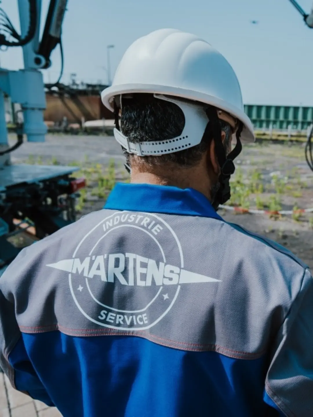 Industriereinigung an einer Produktionsanlage